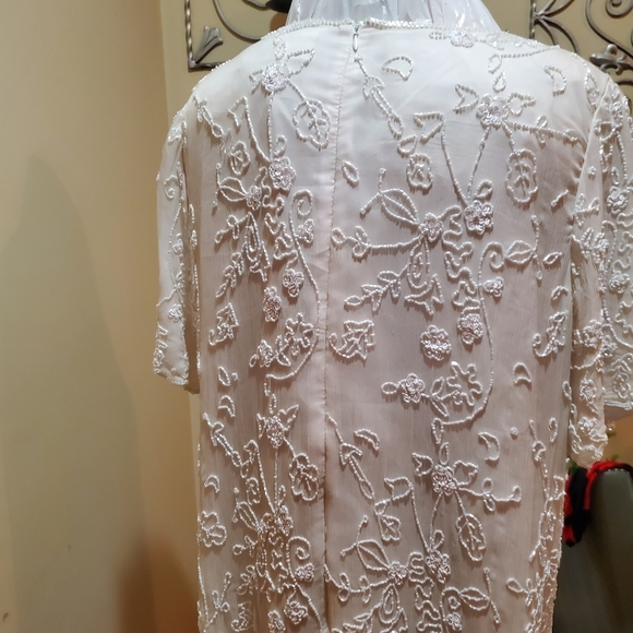 Woman's blouse - Picture 7 of 16